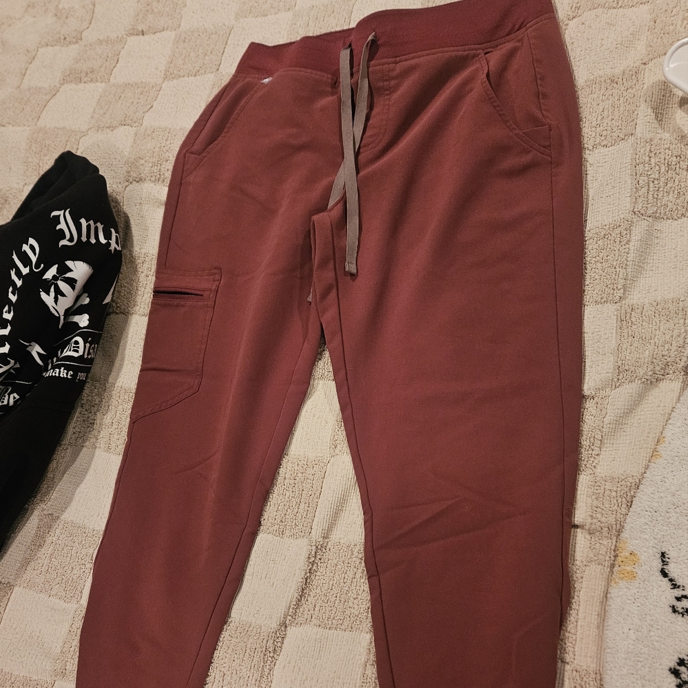 Figs jogger scrubs